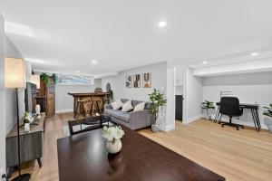 Bright and Modern 2BR Suite with Rustic Bar