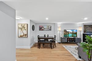 Bright and Modern 2BR Suite with Rustic Bar
