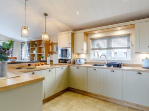 2 bed property in Brixham 79989