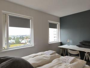 JM cozy room with a view