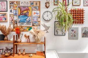 Quirky Stay 10 min walk to city with free parking