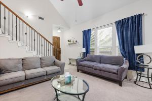 Spacious 5BD 2BA Forest View Getaway Sleeps 13