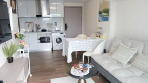 Chiang Mai C8 Vacation Apartment High Floor with Swimming pool landscape Room Preferred Residence