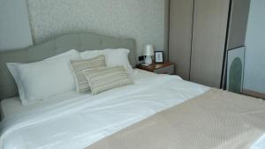 Chiang Mai C8 Vacation Apartment High Floor with Swimming pool landscape Room Preferred Residence