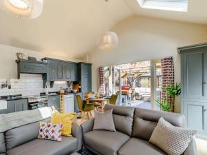 2 Bed in Welburn 81551