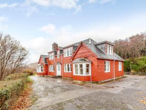 6 Bed in Lairg CA210