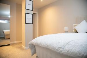 Stylish contemporary 2-Bed Flat