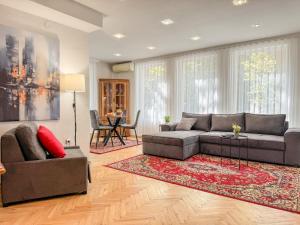 Two-Bedroom Central and Cosy Apartment