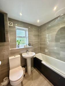 Cosy 4 Bed Apt by Telford Centre