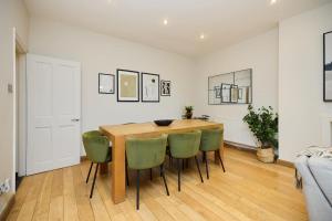Kensington Garden Flat with Office & Outdoor Space