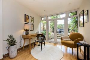 Kensington Garden Flat with Office & Outdoor Space