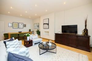 Kensington Garden Flat with Office & Outdoor Space