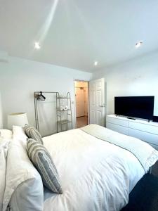 Modern 2 Bed Apartment With Free Parking And Netflix