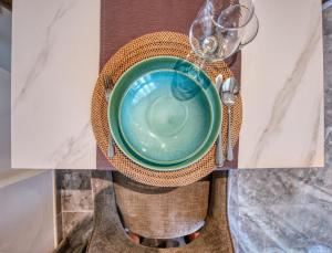 Official Mercury Suites - With Rooftop Pool Access