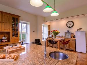 6 Bed in Richmond 6mls 52779