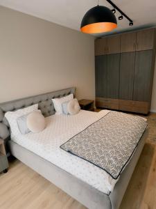 Stylish 2-Bedroom Escape - Near City Center