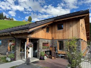 Berggasthaus Eggberge - Boutique Mountain Hotel - Access via Cablecar