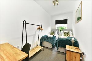 Ground Floor 2-Bed Near City Centre and Broadway