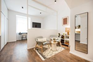 No 9 - 3 Suites, 3 Private Bathrooms and Parking