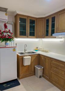 Panoramic River View Residence