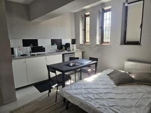 Jois Apartments Periam