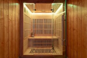 Luxurious 3 Bedrooms Sauna Jacuzzi