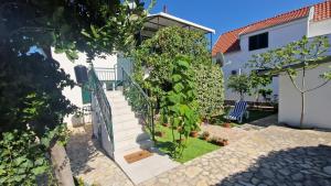 MY DALMATIA - Holiday home Franka near the beach