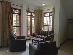 Dinadi Villa