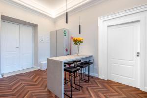 Naples Plaza Duomo Apartment