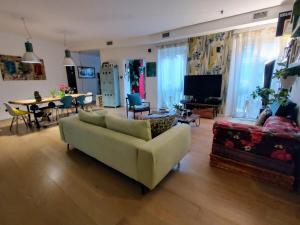 Stylish Brera Penthouse only Private Room Milan