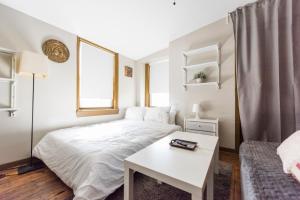 Urban Hipster MicroSpace PrivateBathDeck Fishtown