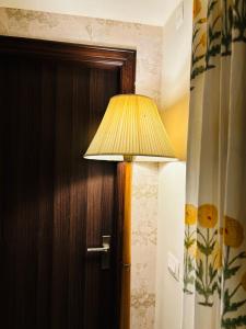 HawaMahal -The Crown 3BHK near Airport, JECC, JLN