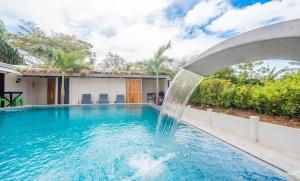 Private room w bath near ocean near Tamarindo
