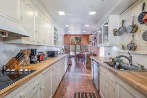 Walk to the Lake - Ski in out Amazing 5 Bdrm - VH#343