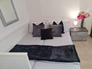 Raymihome Apartments-Parking Privato