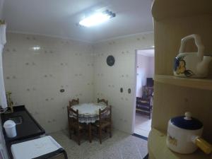 Ap com suíte 250 metros da praia