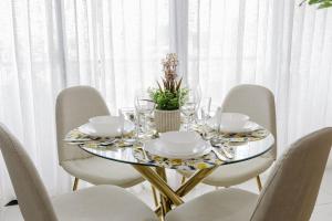 Stylish, City Center 2BD Condo