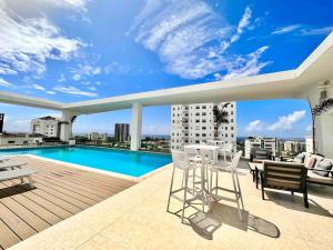 Cozy 2BR Condo, Spectacular Rooftop