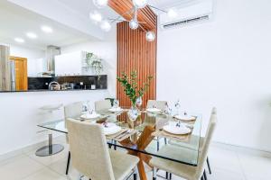 Comfy 2BR Condo, Roof Top Pool.