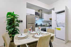 Cozy 2BR Condo, Spectacular Rooftop