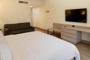 Holiday Inn Express Monterrey Galerias-San Jeronimo by IHG