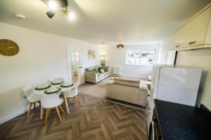 2 Bed Property, Beauly