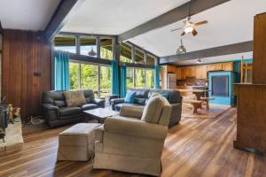 Stunning Mountain Getaway with Open Concept Design