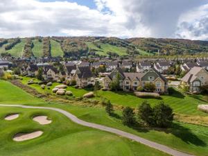 The 19th Hole at Blue with Hot Tub