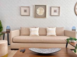 Elegant City-Center Luxury Apt