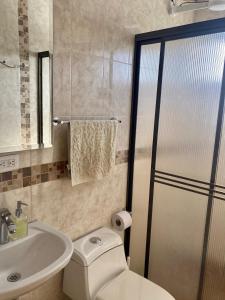 Casa de Campo, chimi, jardin, terraza, montanas, cerca termales, reserva con anticipo