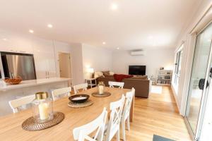 Krambruk House - Walk to the beach, pets welcome