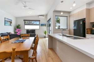 SEASIDE 7 - Steps from the beach