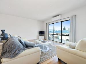 PROVINCIAL ON PASCOE - everything at your doorstep