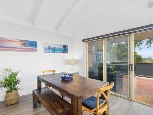 DECK 2 SEA - Amazing views, close to main street